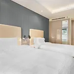 White Sage - Glamorous & Spacious 2Br At Damac Paramount Towers