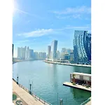 Luxury Studio Apartment - Near Dubai Mall