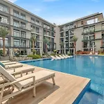 Stunning Pool View Studio In Jvc