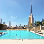 Spectacular Burj Khalifa View 2 Min To Dubai Mall