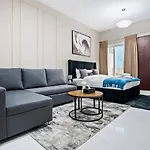 Newly Built Studio - Urban Living