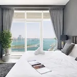 Marina Skyline View & Dubai Harbour Beachfront