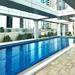1Br + Maid Room Apartment In Downtown Dubai