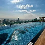High Floor Burj Khalifa & Sea View With Stunning Infinity Pool