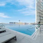 Elegant Home With Direct Beach Access