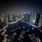 Luxurious 3Brmaid With Stunning Marina Views