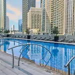 Downtown Flat Burj Khalifaoperametro-Sleeps 3!