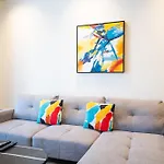 Rh- Modern Comfort, Bright 1Br Near Dubai Mall, City Views