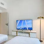 Panoramic Escape With Private Beach, 2Br On High Floor