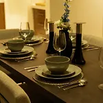 Sleeps 8 Private Cinema World Island Views