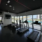 Comfortable 2Bd Apartment Next To Metro & Mall
