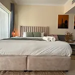 Serviced Studio Near Burj Khalifa