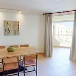 Al Dabas Beach Views, 3Bd Sleeps 6, Beachfront Beach & Pool Access