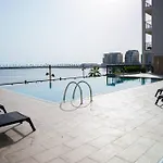 Veluxa - Stunning Sea View - Luxe 3 Bed In La Mer