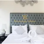 Marina View Tower 2 Bed Apartment With Parking