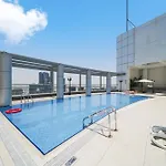 Studio Close To Burj Khalifa And Downtown Dubai