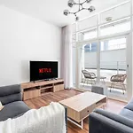 Guestready - Stylish Interiors In Dubai Marina