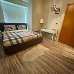 2 Bedroom & 3 Bath Apartment In Dubai Marina - Walking Distance To Jbr!\