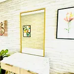 Cloud 9 - Chic Studio Apt With City Views In Regina Tower