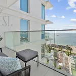 Unwind In Style In La Vie 2Br With Beach Access
