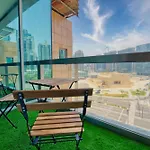 Luxury Studio - Downtown Dubai 8 Minute Walk To Burj Khalifa & Dubai Mall