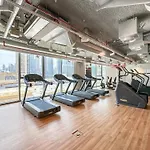 1 Bedroom Apt With Pool Gym Close To Metro & Dubai Mall