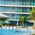 Elegant 3Br Apartment With Private Beach Access