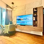 The Burj Khalifa Living - Spectacular Views Of Dubai Fountain - 3 Min Walk To Dubai Mall