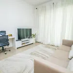 1 Bedroom Spacious Canal View In Marina