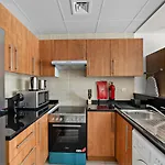 Stonetree - Newly Furnished - Near Metro