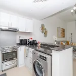 New Luxury 1 Bed Apartment