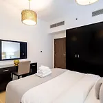 Stunning Marina View Luxury Apartment