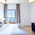 Stunning Marina View Luxury Apartment