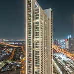 Frank Porter - Downtown Views II Tower 1