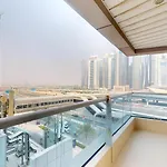 Primestay - Elegant 2Br Near Metro - Dubai Marina