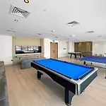 Luxurious 1 Bedroom Retreat With Pool Gym And Game