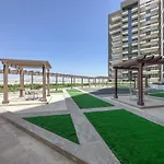Stunning Studio Apartment In Azizi Star , Jebel Ali By Deluxe Holiday Homes