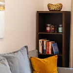 La Buena Vida Holiday Homes - Modern, Luxe & Spacious 4-Bed, Full Kitchen, Near To Beach, Tram & Marina