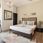 La Buena Vida Holiday Homes - Modern, Luxe & Spacious 4-Bed, Full Kitchen, Near To Beach, Tram & Marina