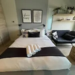 Luxurious Apartment In Dubai Marina