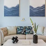 Luxurious 2 Bed Next To Burj Khalifa, Hosted By Desert City Stays