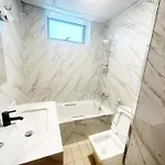 Lavish Bohemian 1 Bedroom In Marina With Rooftop Pool
