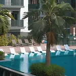 Sophisticated 1Br With Pool View In Belgravia Square Jvc