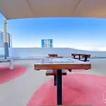 Luxurious 1-Br Apt With Balcony In Azizi Fawad