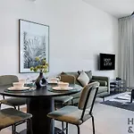 Chic Urban 2Br At Collective 2
