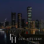 Lux The Bays Edge Canal View Suite
