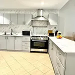 Onetree Stays Vaction Homes-Private Room In Shared Apartment