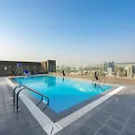 Elegant Studio Escape In The Heart Of Dubailand