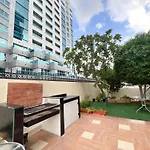 Spacious 2 Bed Apt Marina-Near Metro