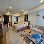 Super Host At Highest Residential Tower In The World, Private Rooms In A Shared Apartment